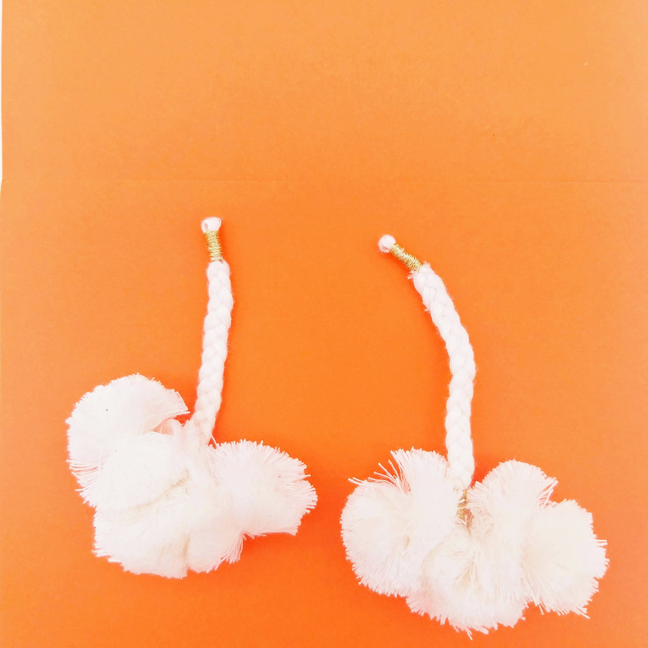 4 x Off White Pom-Pom Tassels Latkan, Pompom Decorations, Pom poms