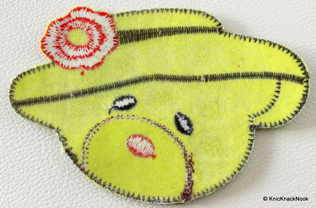 1 x Green Bear Embroidered Applique Patch, Teddy Bear Motif, Kids Applique